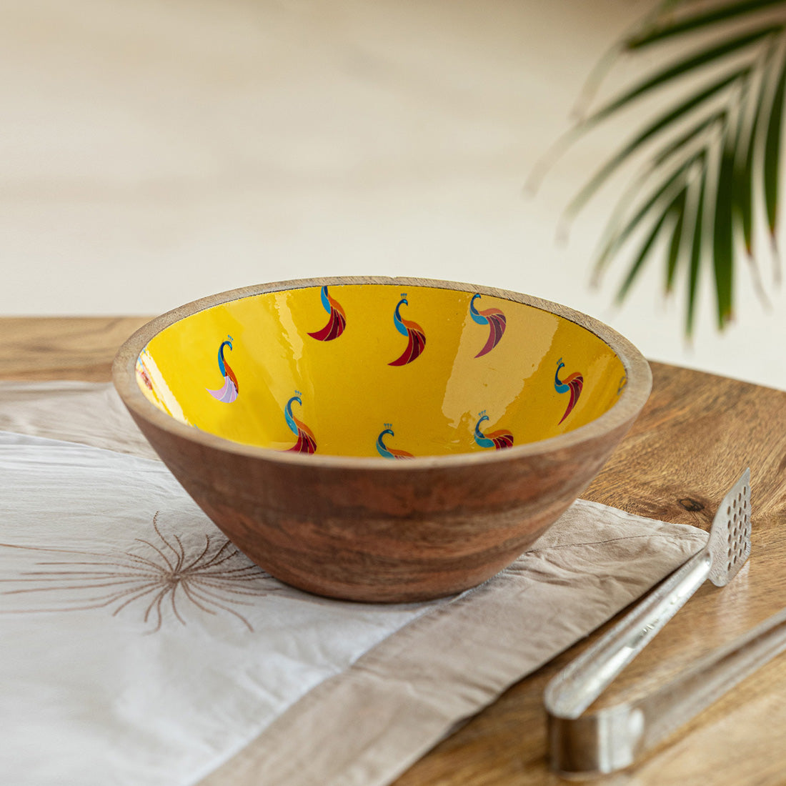 'Peacocks'  Handenamelled Serving Salad Bowl (19.8 cm, 700 ml, Mango Wood, Handcrafted)